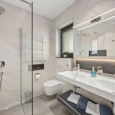 Antares - Mit Pool Villa *