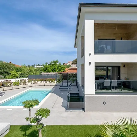 Villa Antares - Mit Pool *